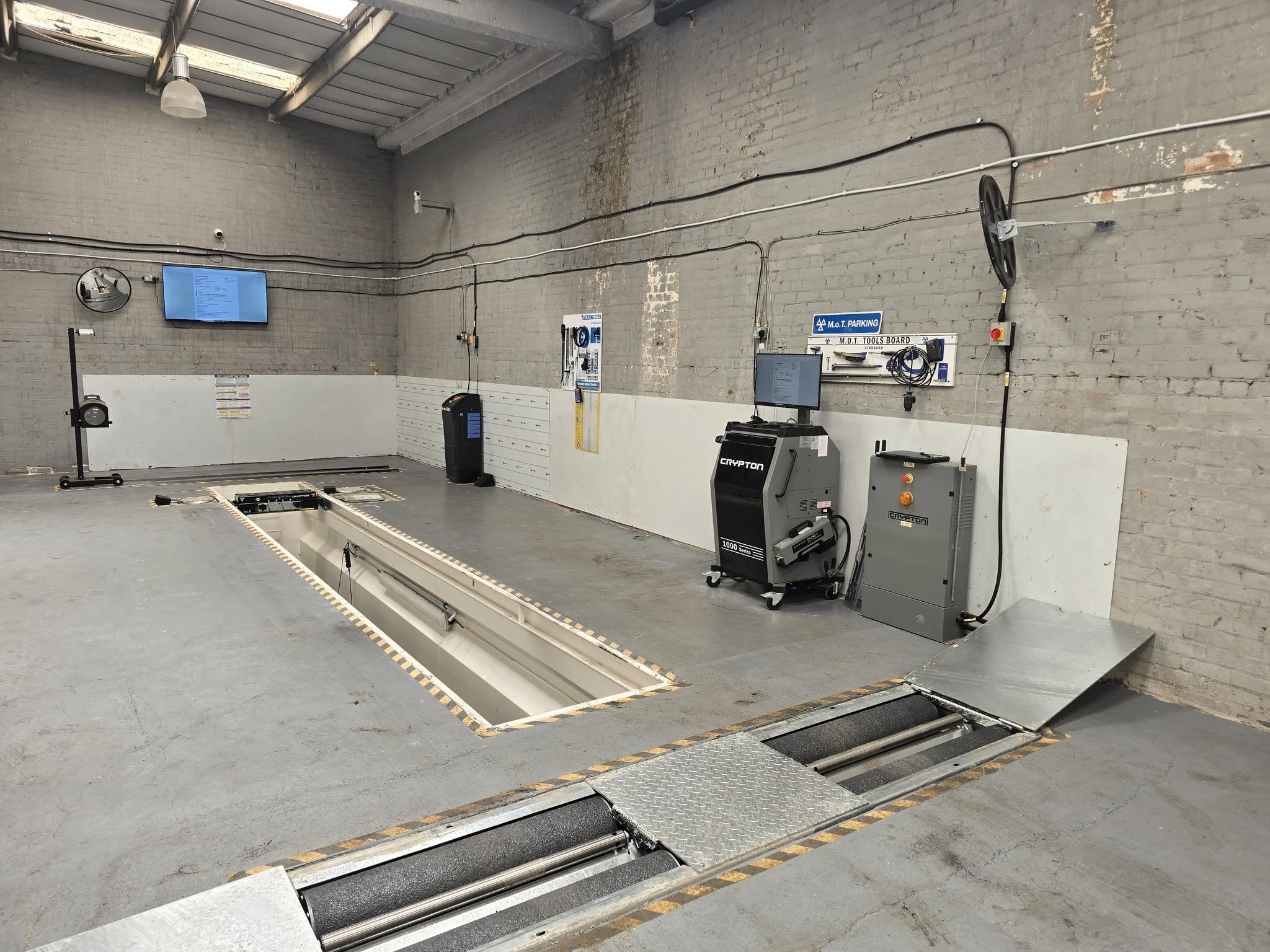 LA Adi & Co Garage