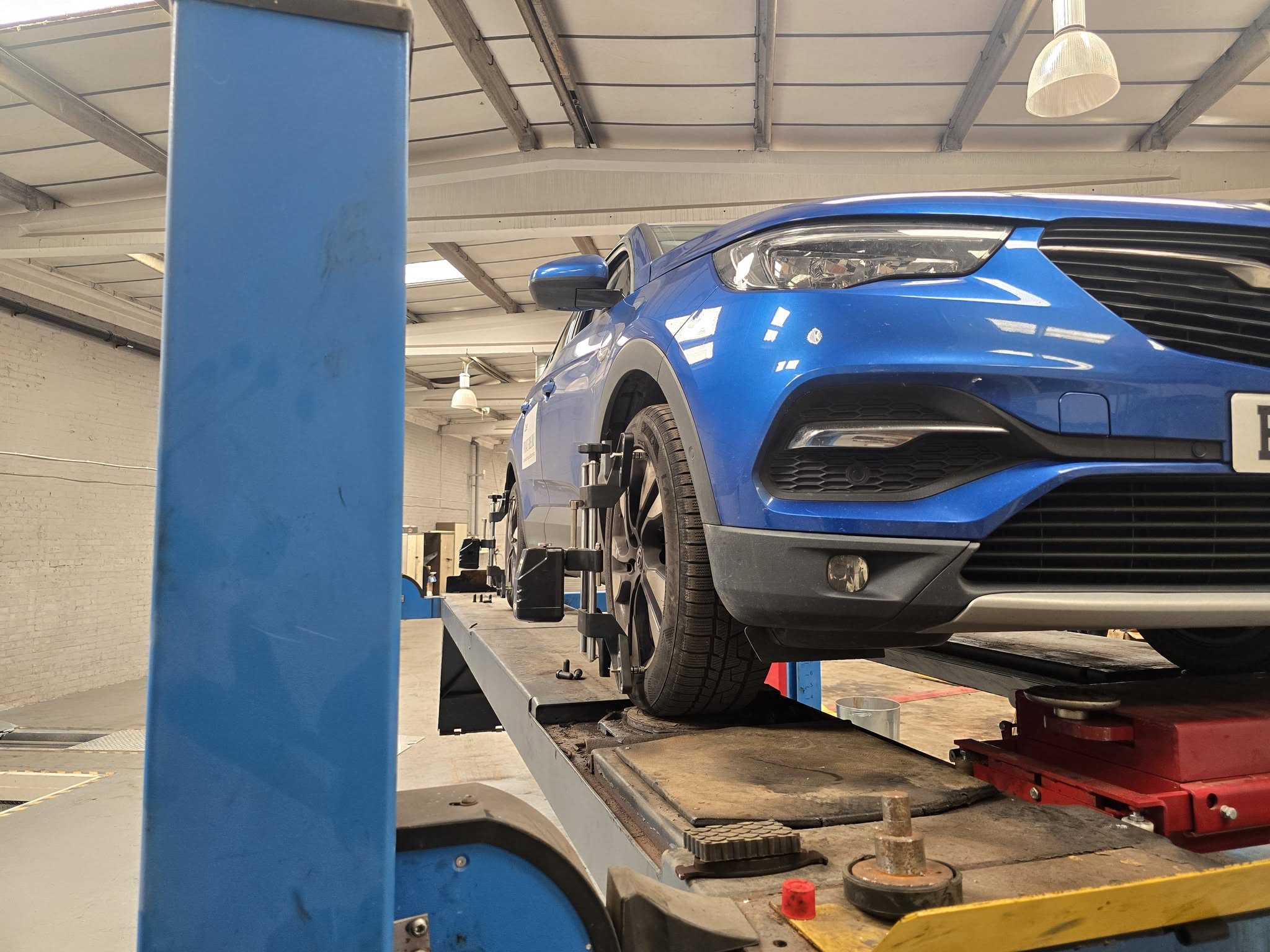 LA Adi & Co Garage